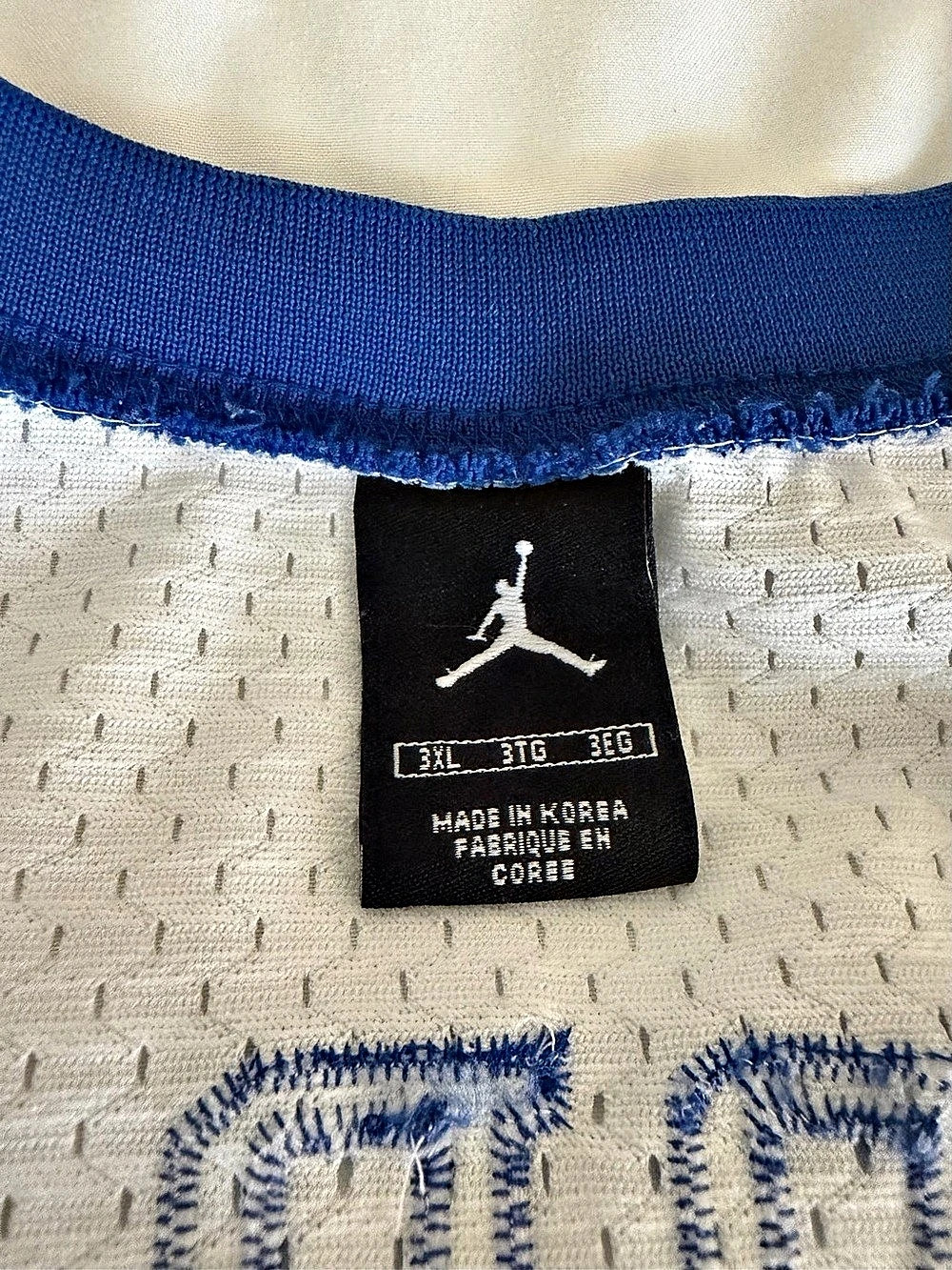Jordan Laney High School 23 Jordan Swingman jersey White & Blue 3XL - Picture 7 of 8